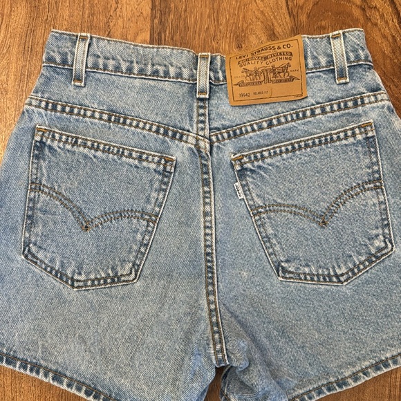 Vintage, VTG, 950 Levi’s Jean Shorts. 7 JR. Paper Tag. Made In USA. 100% cotton. - Picture 5 of 14